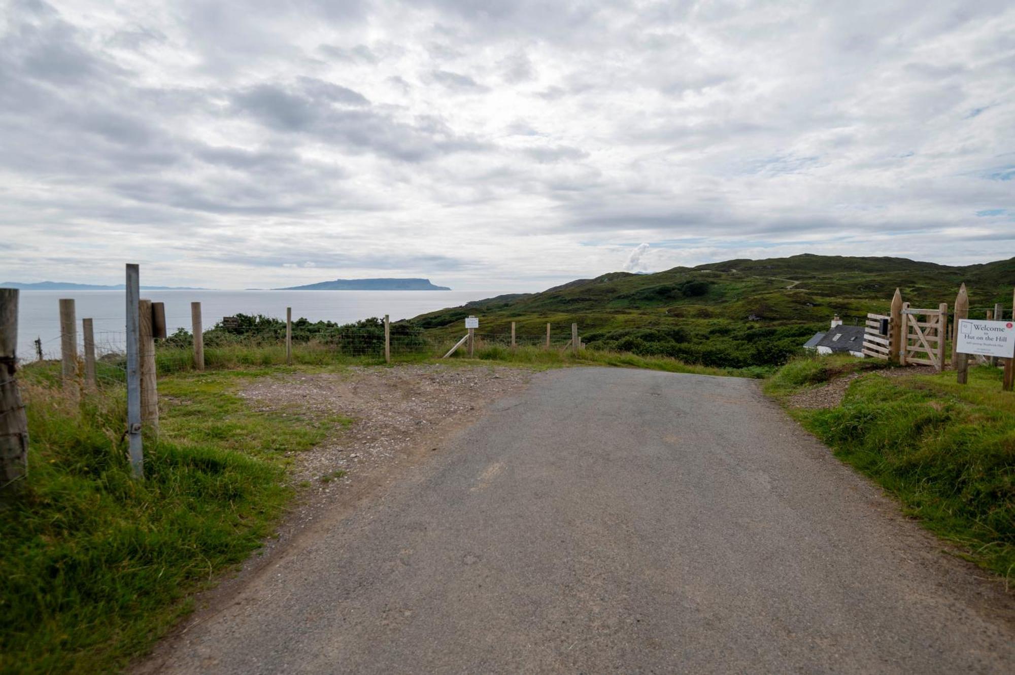 Вилла Hut On The Hill Aird of Sleat Экстерьер фото